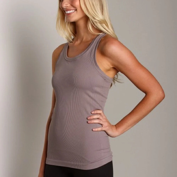 Spanx Ribbed Scoop Neck Built in Bra Tank Top size L - Picture 4 of 5